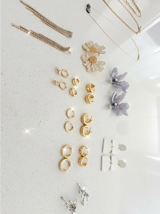 Jewelry - Women’s Jewelry Lot (12 Earrings, 3 Necklaces)